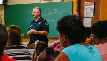 Organiza��o da comunidade garante seguran�a a fam�lias do Cachoeira - 